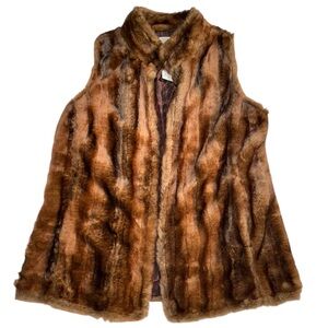 NWT Chico's Luxurious Brown Faux Fur Vest - Size 0 (Small)